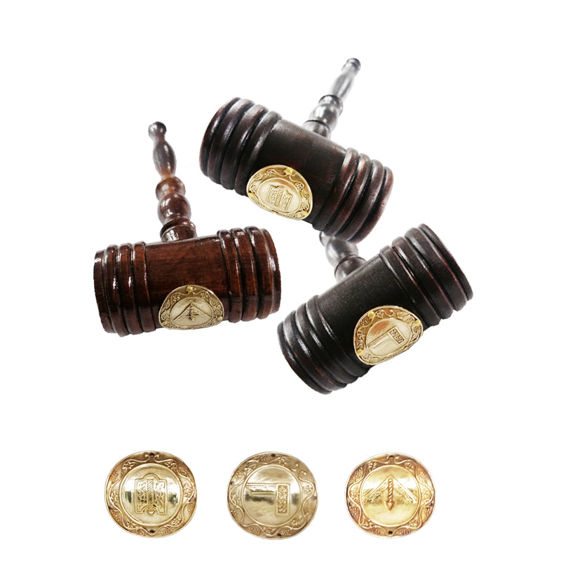 Ensemble de 3 maillets maçonniques en bois - avec insignes